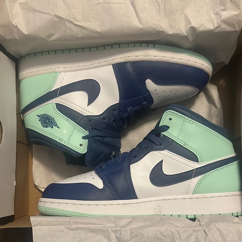 Nike Kids Sneakers in Blue and Mint